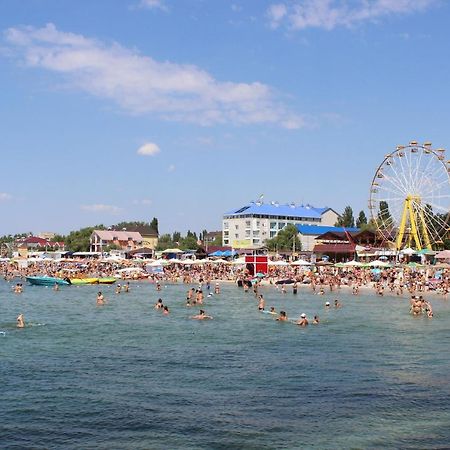 Hotel Lastochka Zaliznyi Port Exterior foto